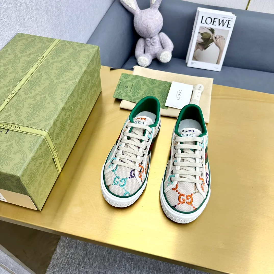 👟👟Ex-factory price 440👟👟 GUCCI 2020 latest classic 1977 low-top double G canvas shoes, original purchase, 1:1 development, original lasting process. Size: 35-45/45. Customized items are non-returnable and must be paid first. . ...new version complete package...